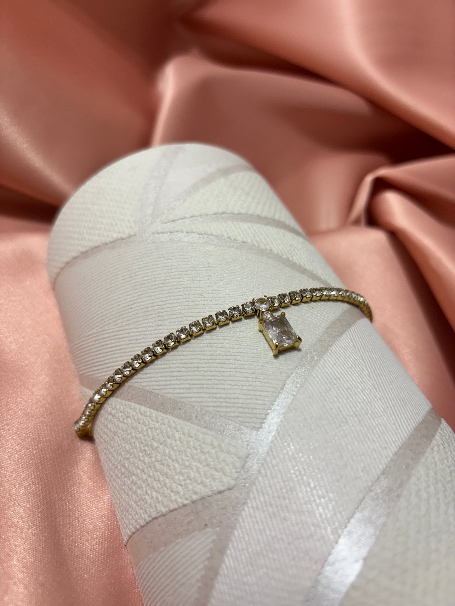 Necklace with light point