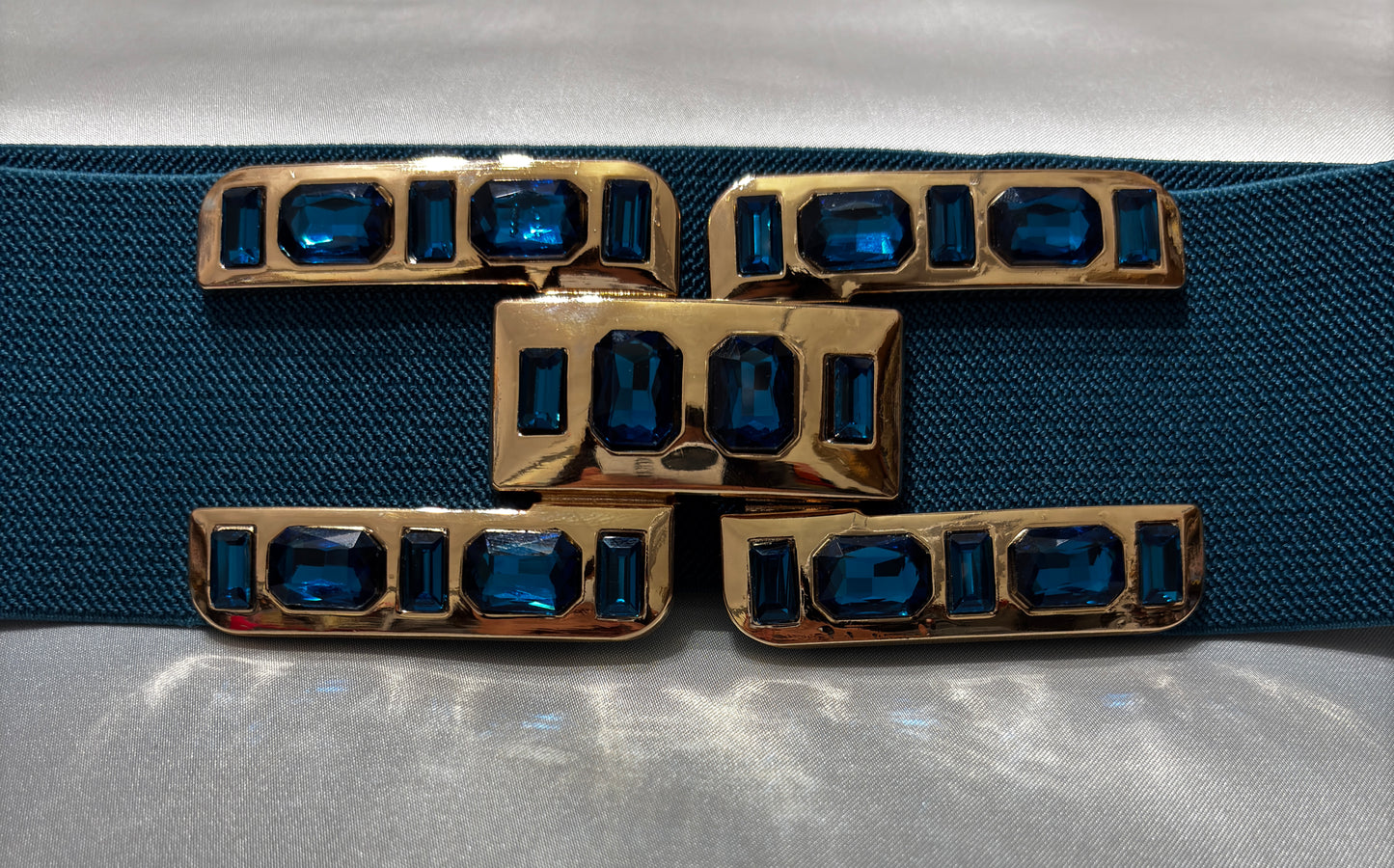 Elastic belt with jewel