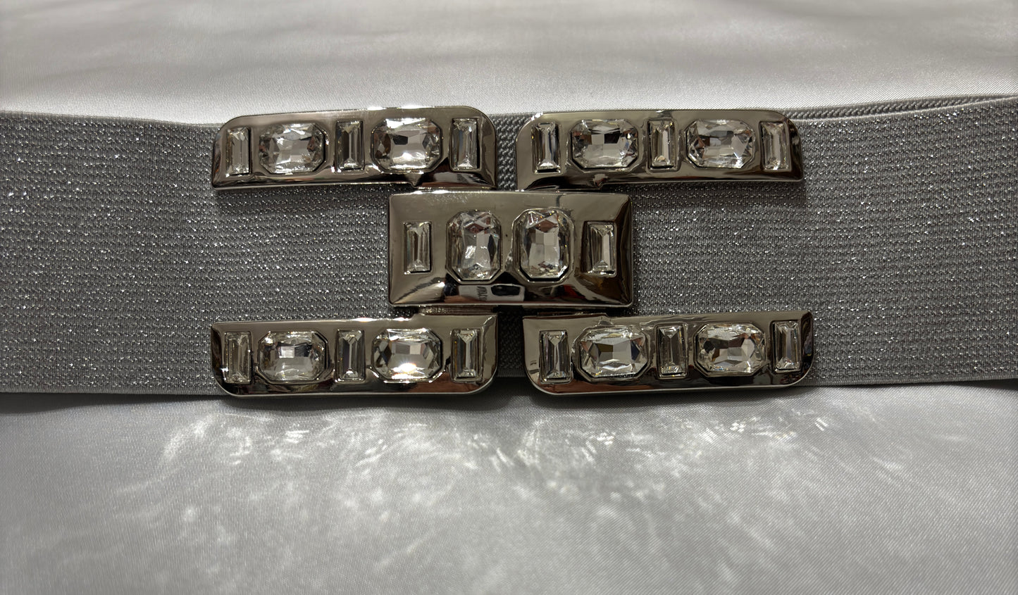 Elastic belt with jewel