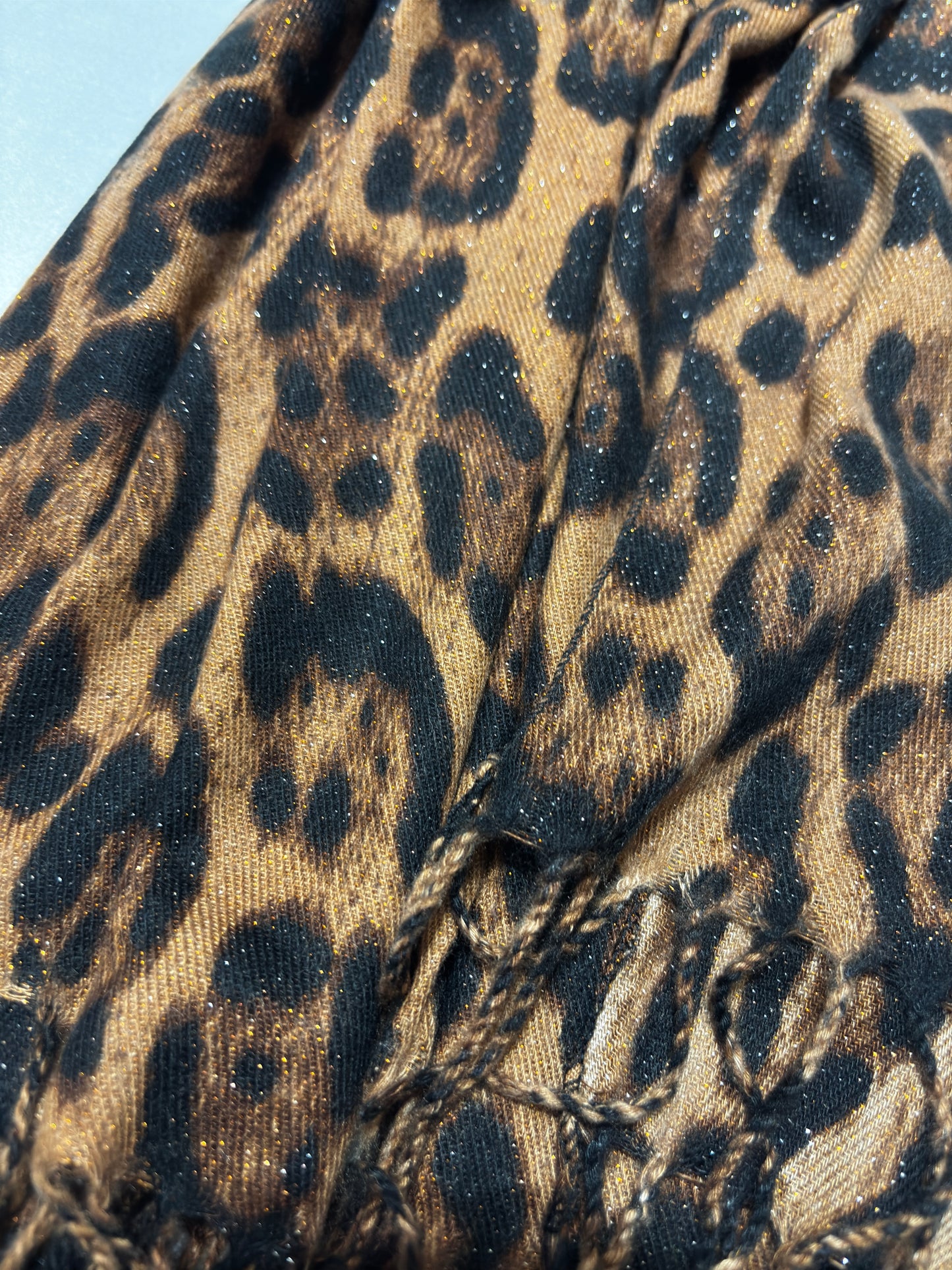 Scarf with Spotted Pattern