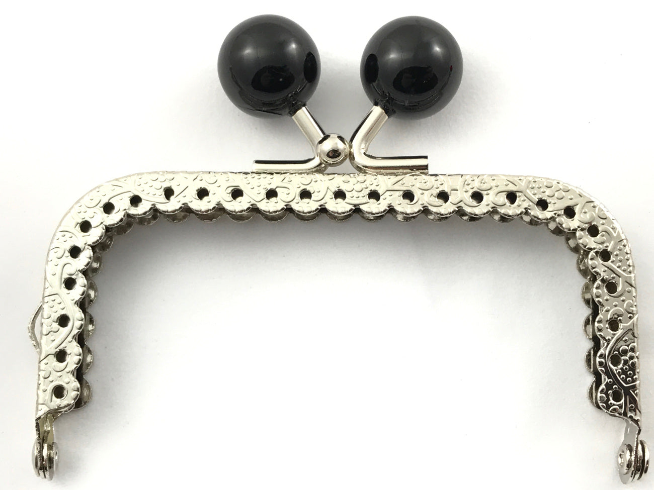 Clic Clac for rectangular bag with pearls.