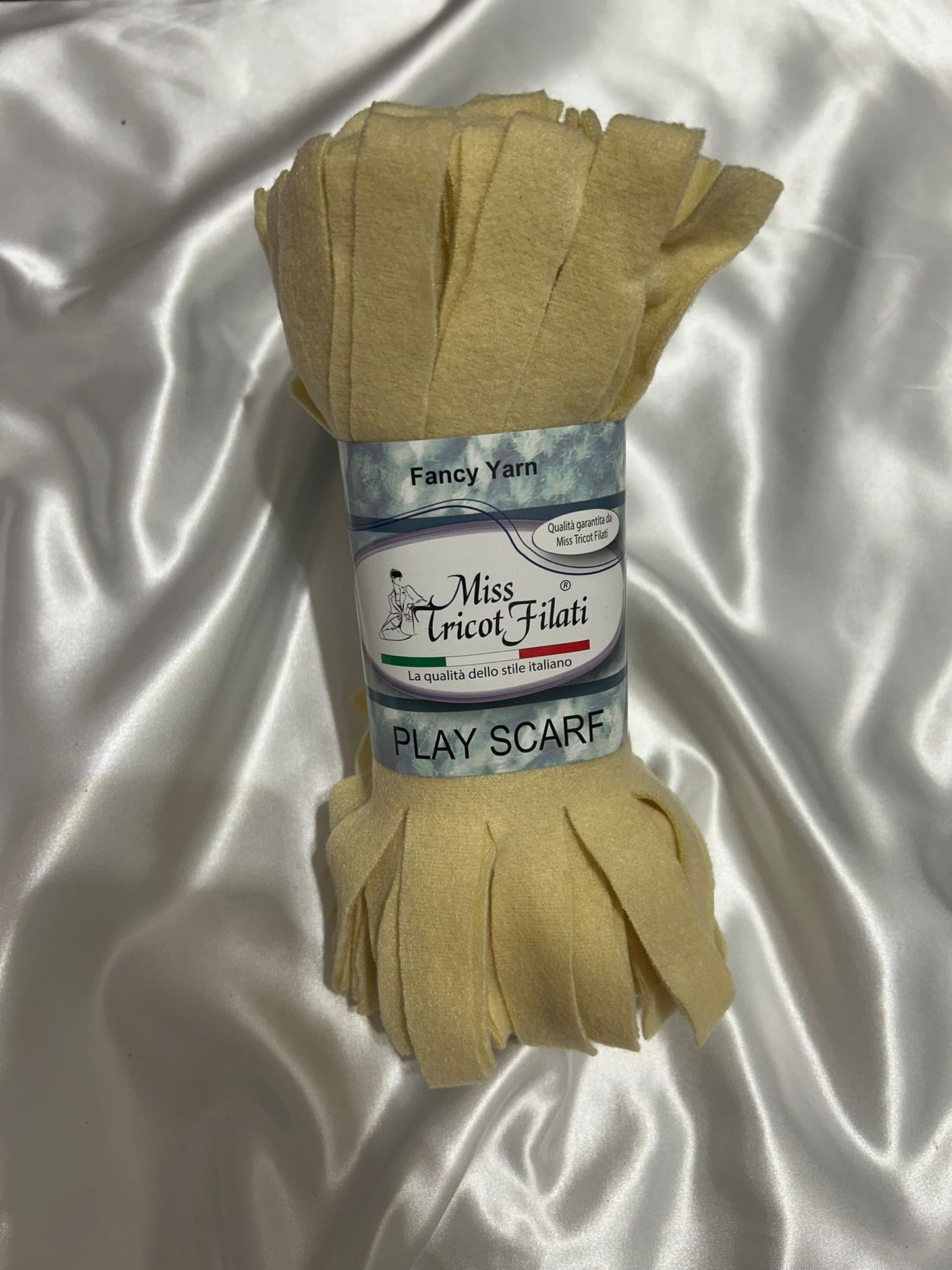 Self-tie fleece wool