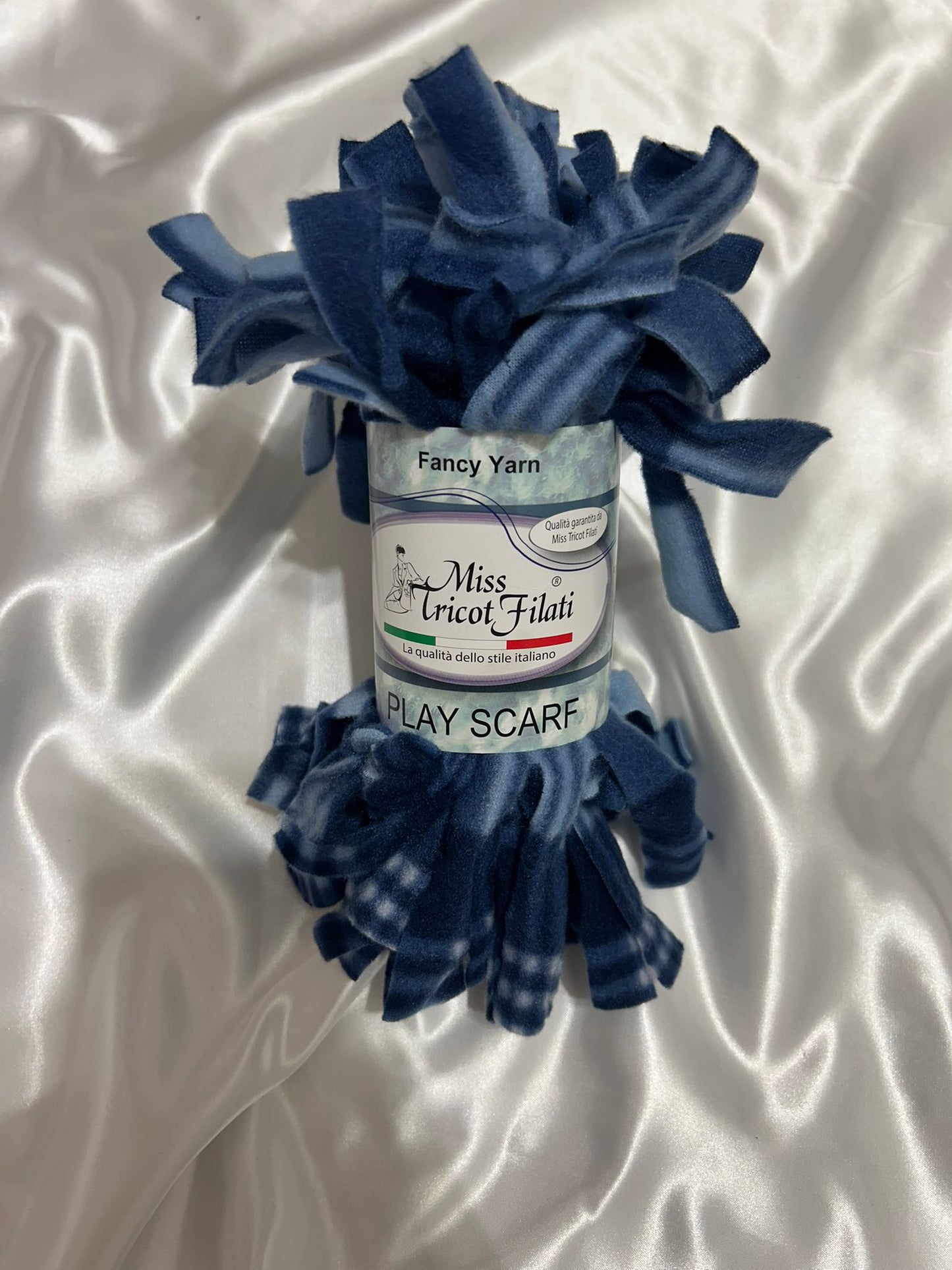 Self-tie fleece wool