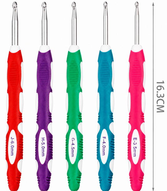 Set Uncinetti Ergonomici Colorati 5 Pezzi – Misure 3,5 / 4 / 4,5 / 5 / 6 mm per Lana, Cotone e Filati